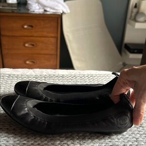 Elegant Black Chanel Women's ballet  Flats